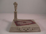 Diorama - The Bust incl. choice of 2 carpets on real cloth