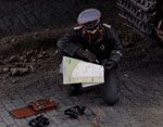 Waffen SS tank Commander with map 1:35