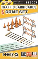 Modern Traffic Barricades (2), Cones (8) & Cone Bars (8) 1:35