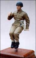 Brit. AFV crewman, seated  (métal) 1/35