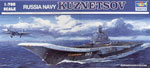PORTE-AERONEFS SOVIETIQUE ' ADMIRAL KUZNETSOV ' 1/700